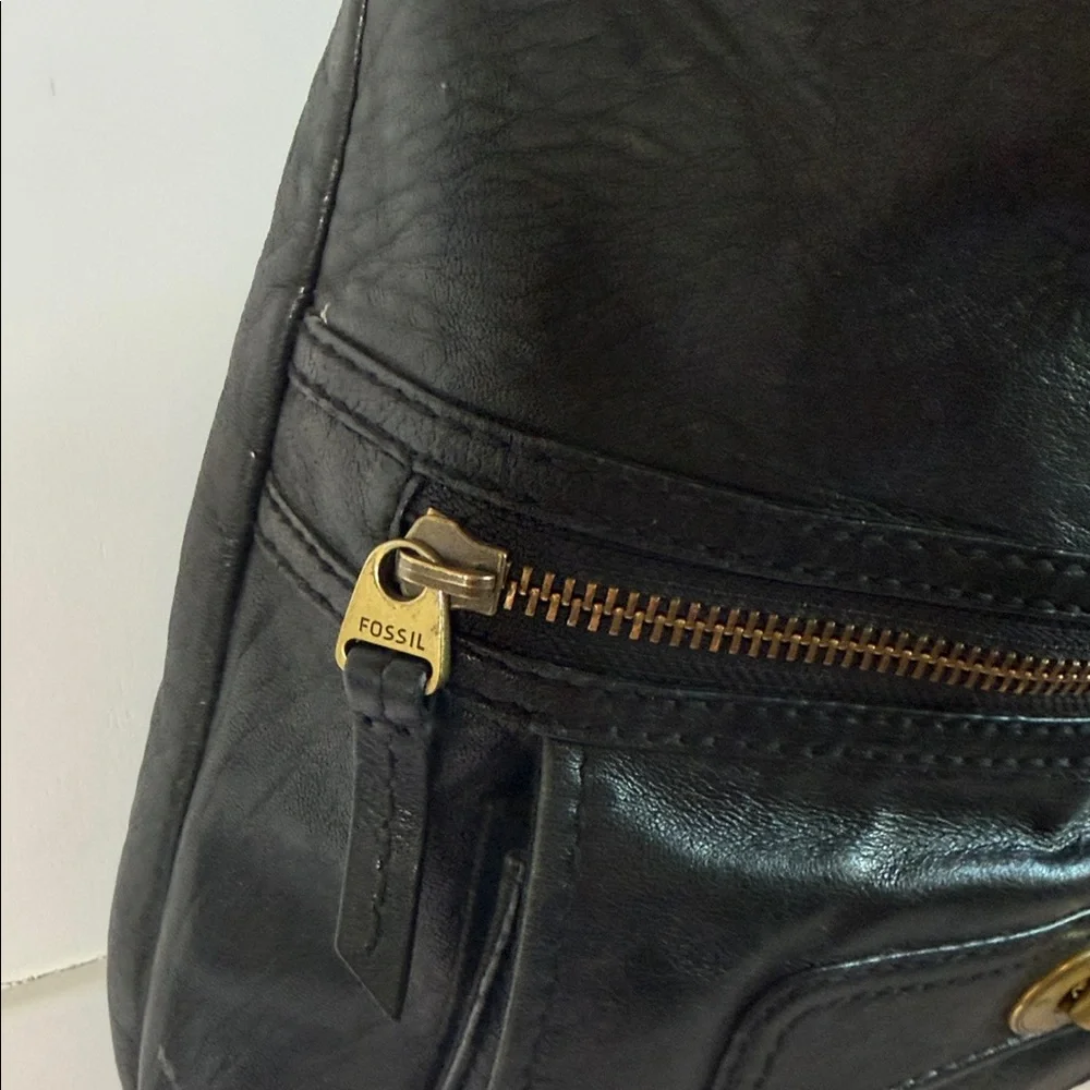 FOSSLI Leather Crossbody Bag - Picture 5 of 10